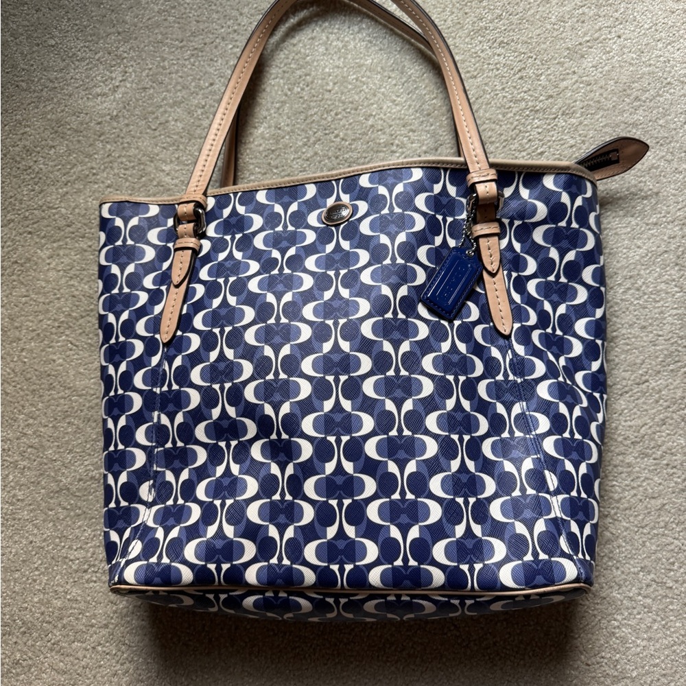 Coach Signature Tote Bag
